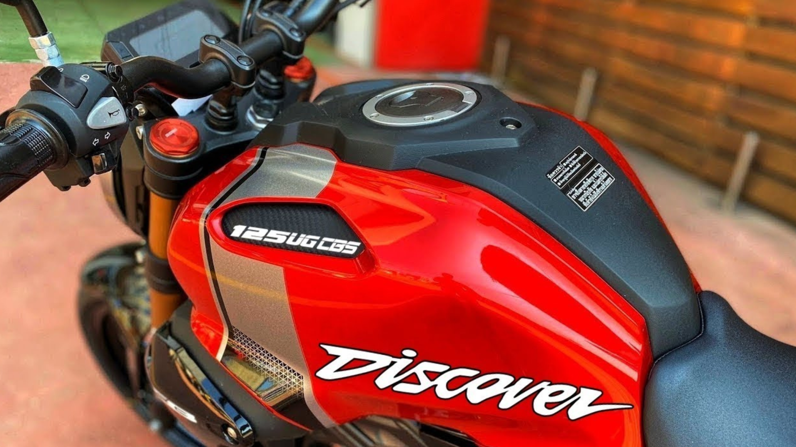 Bajaj Discover 125